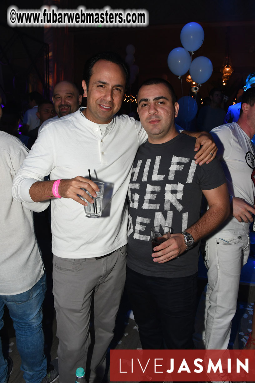 FreeWebCams White Party