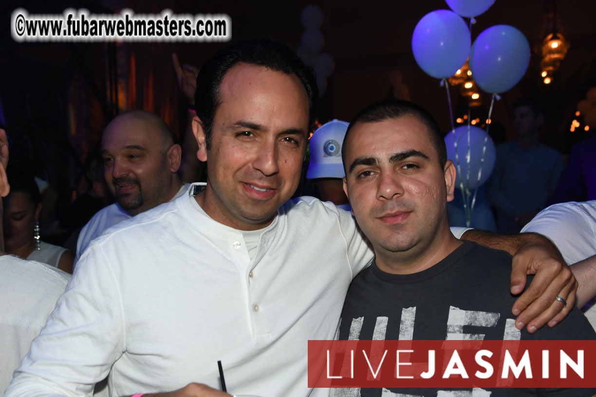 FreeWebCams White Party