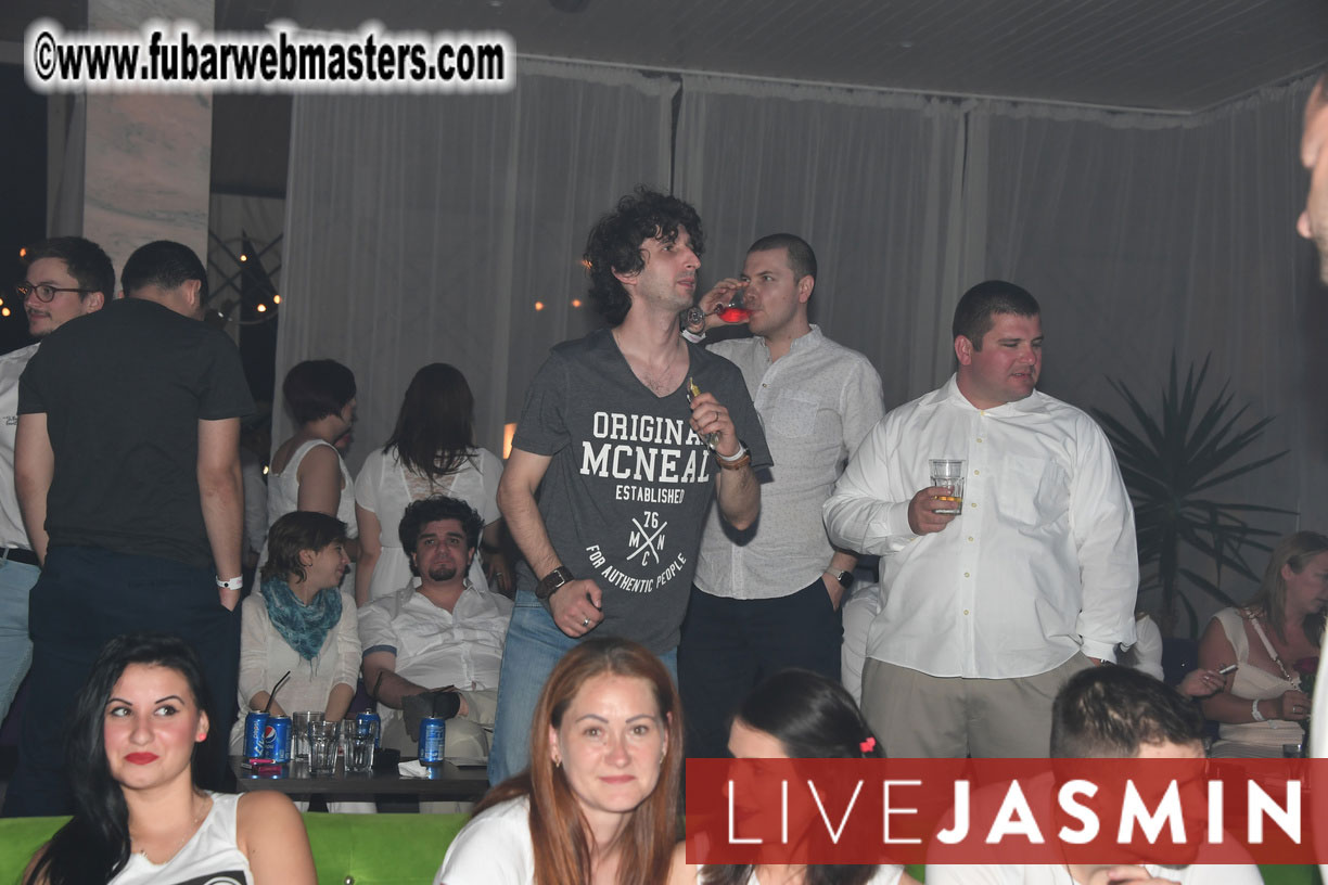 FreeWebCams White Party