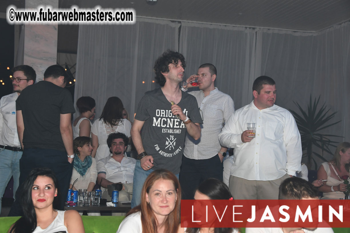 FreeWebCams White Party