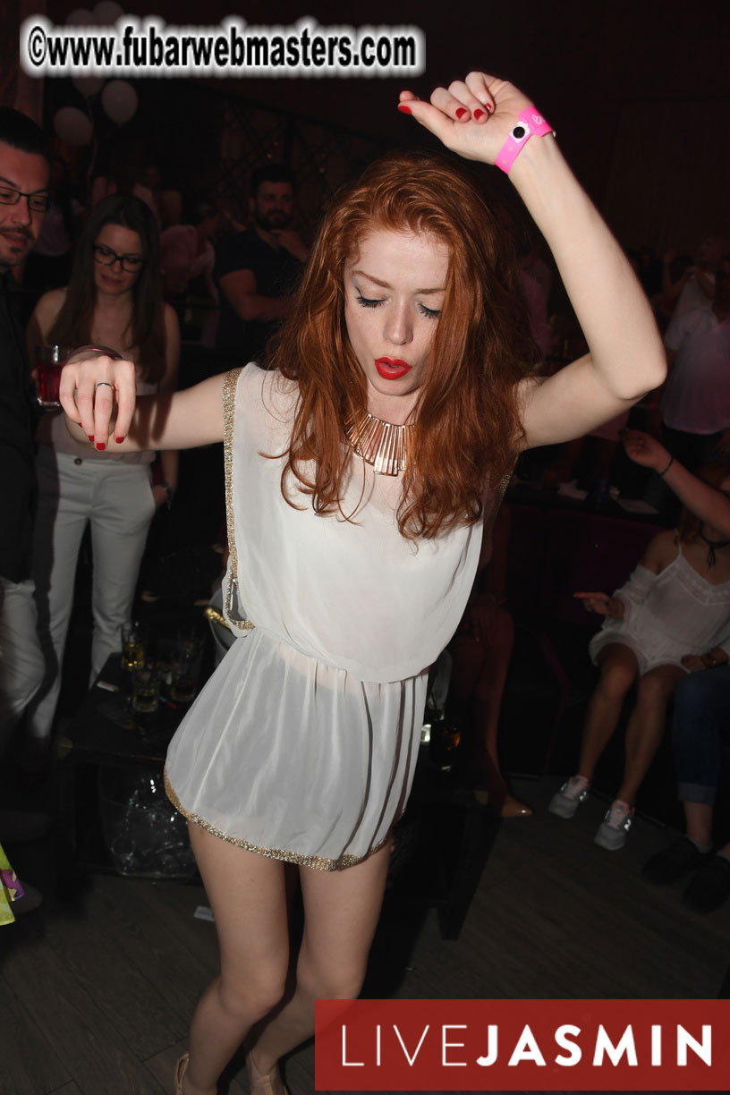 FreeWebCams White Party