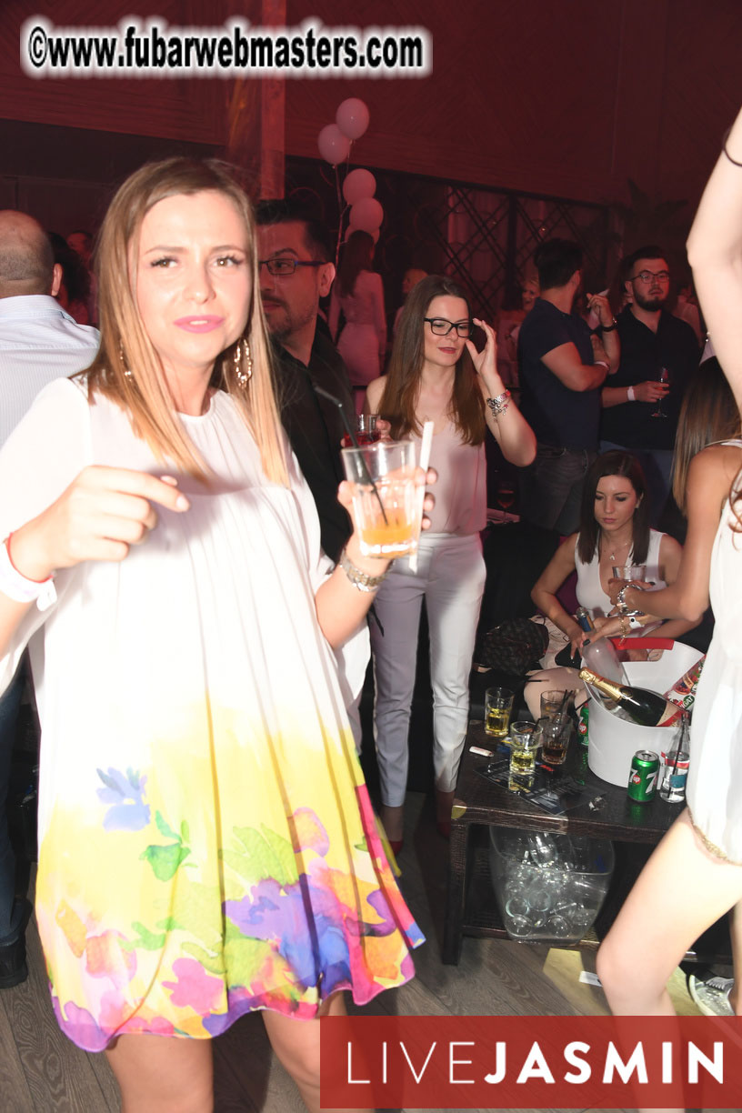 FreeWebCams White Party