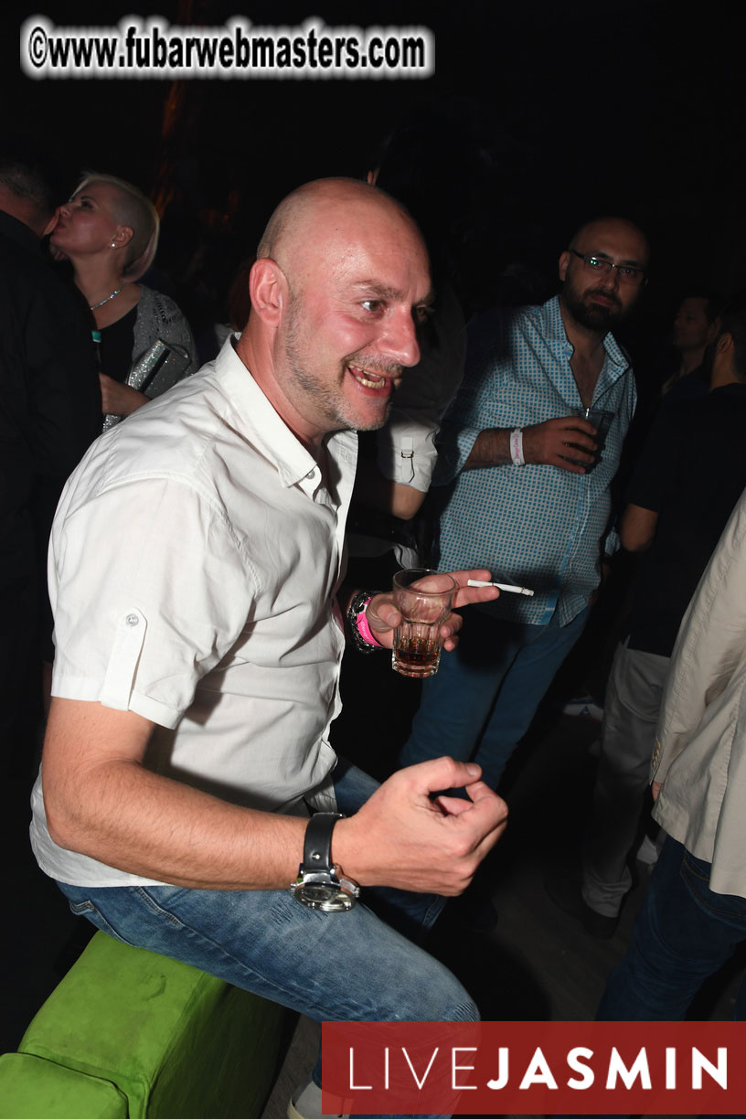 FreeWebCams White Party