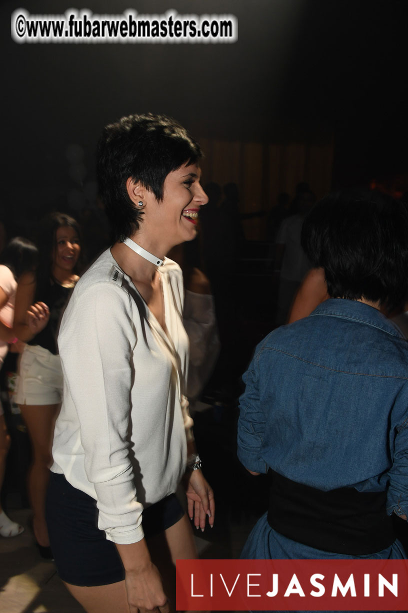 FreeWebCams White Party