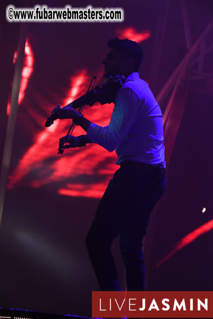 FreeWebCams White Party