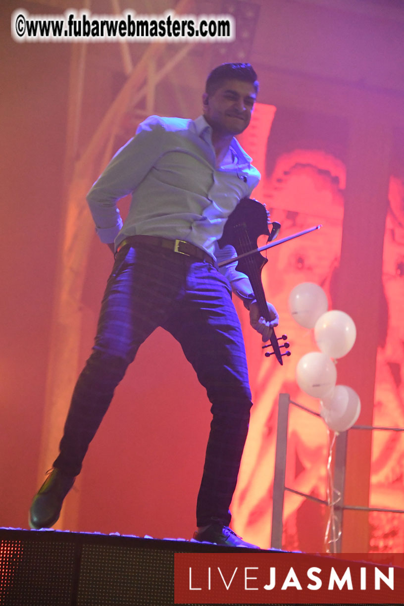 FreeWebCams White Party