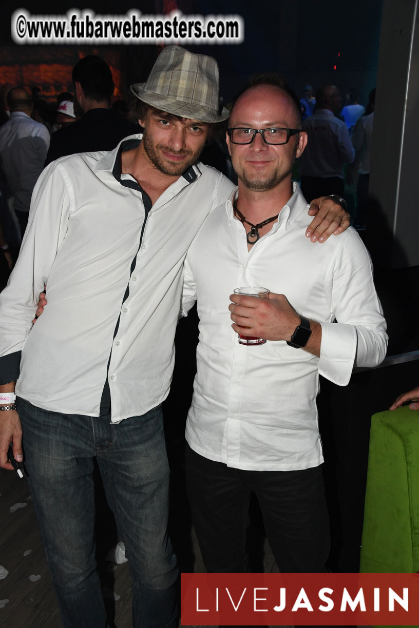 FreeWebCams White Party