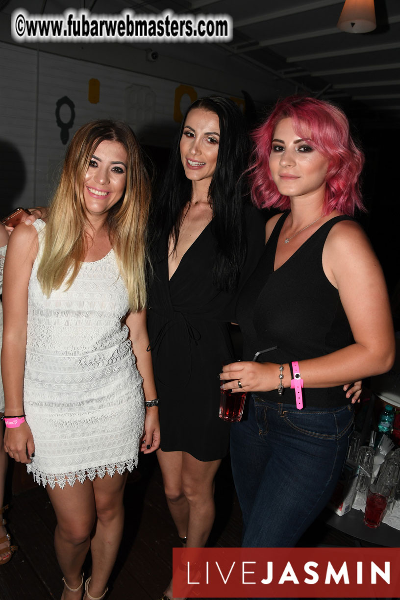 Jasmin Crazy Red Party