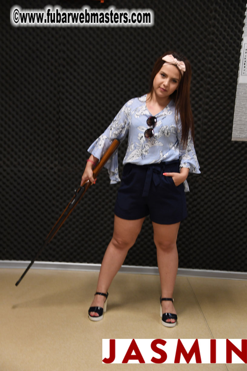 Royal Girls - Shooting Range