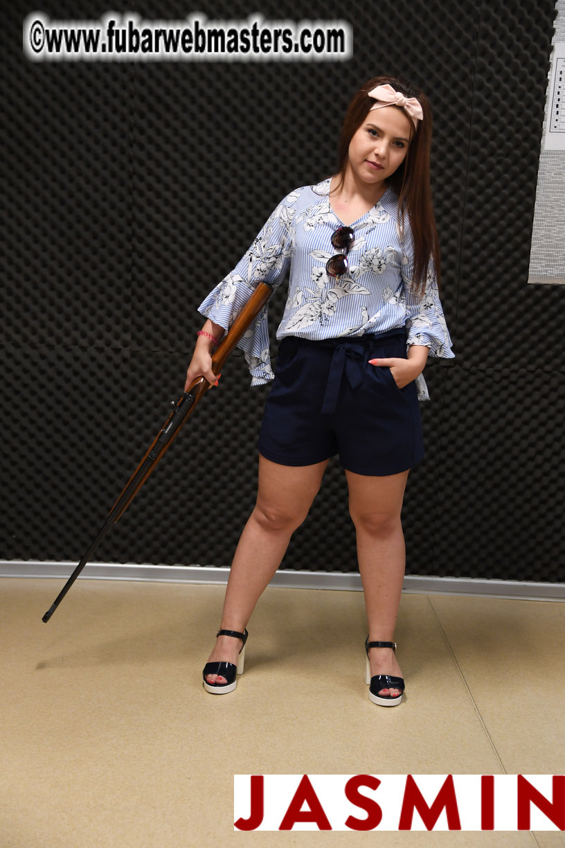 Royal Girls - Shooting Range