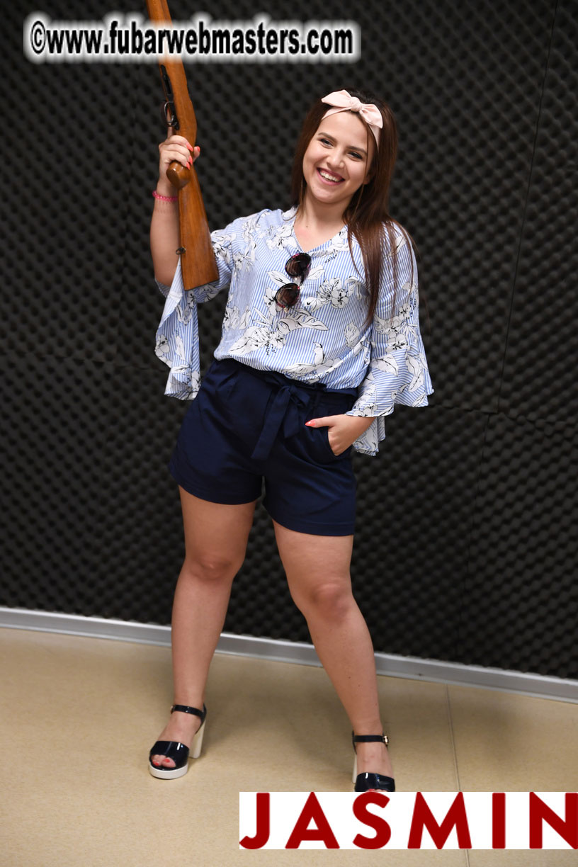 Royal Girls - Shooting Range