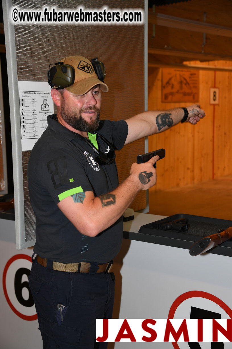 Royal Girls - Shooting Range