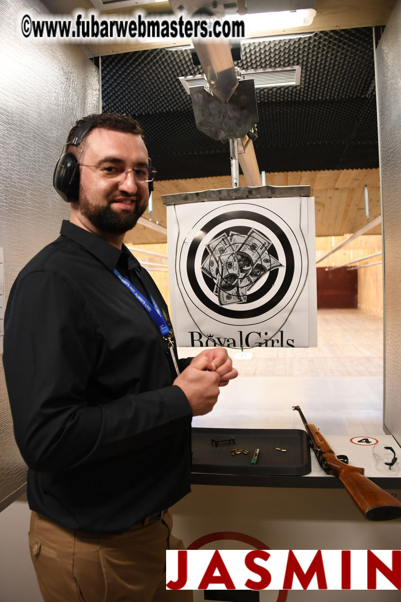 Royal Girls - Shooting Range