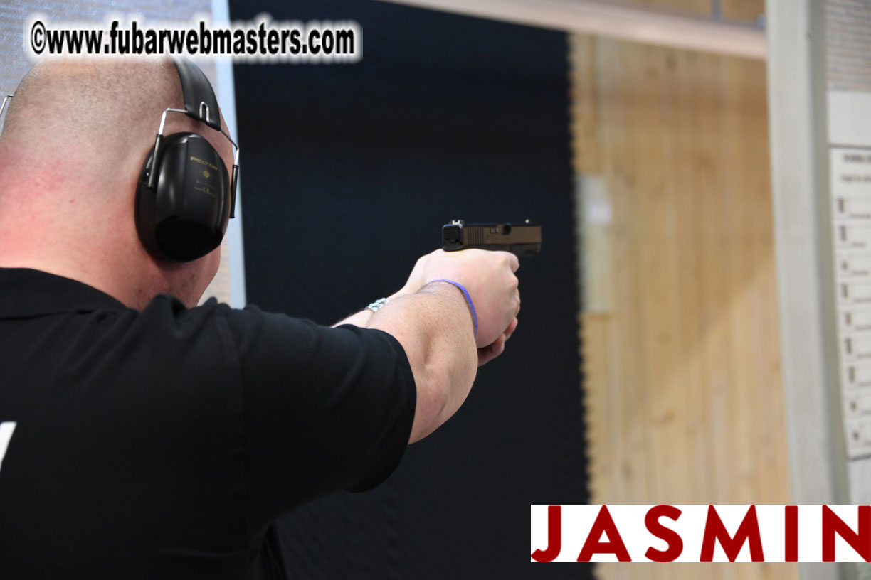 Royal Girls - Shooting Range