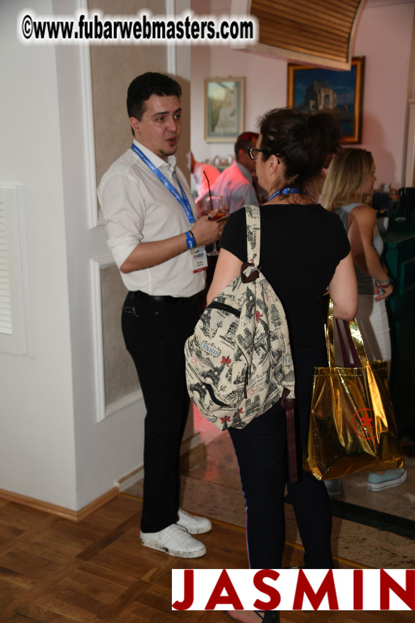 LittleRedBunny Cocktail Hours