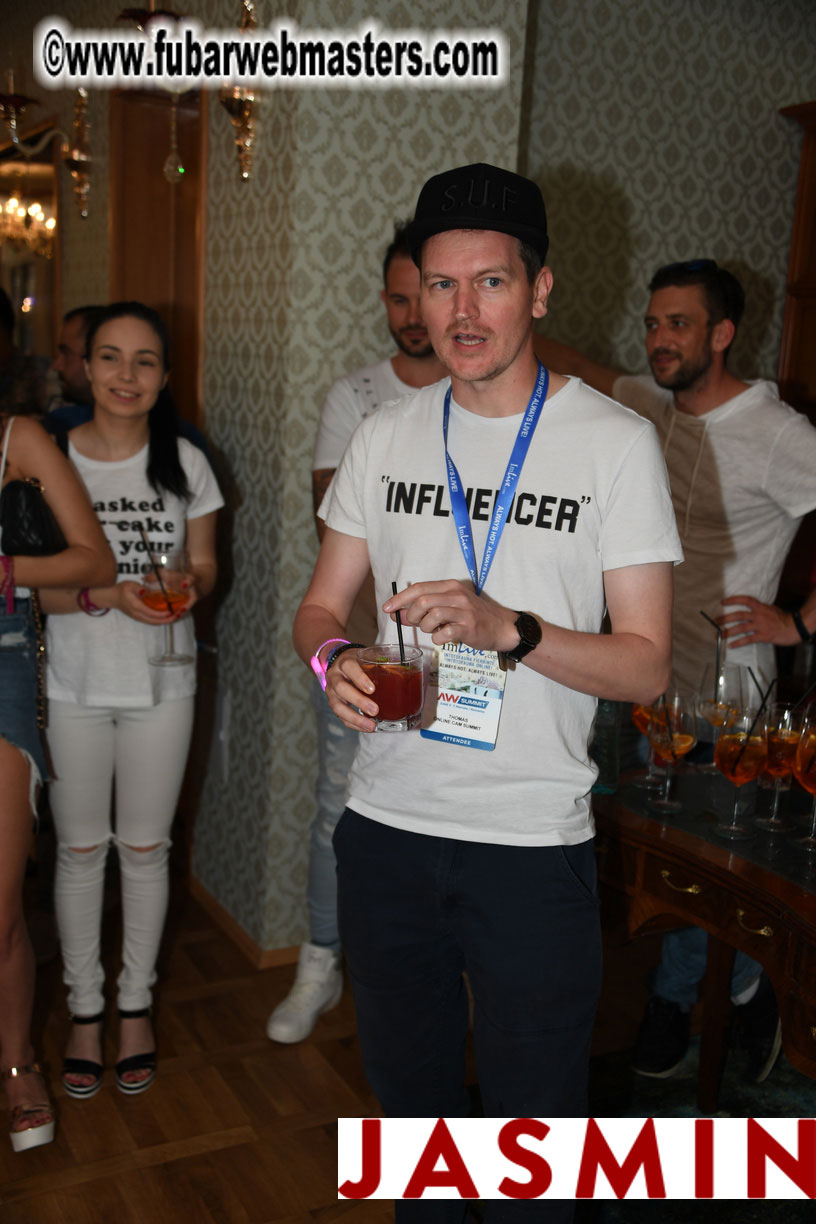 LittleRedBunny Cocktail Hours