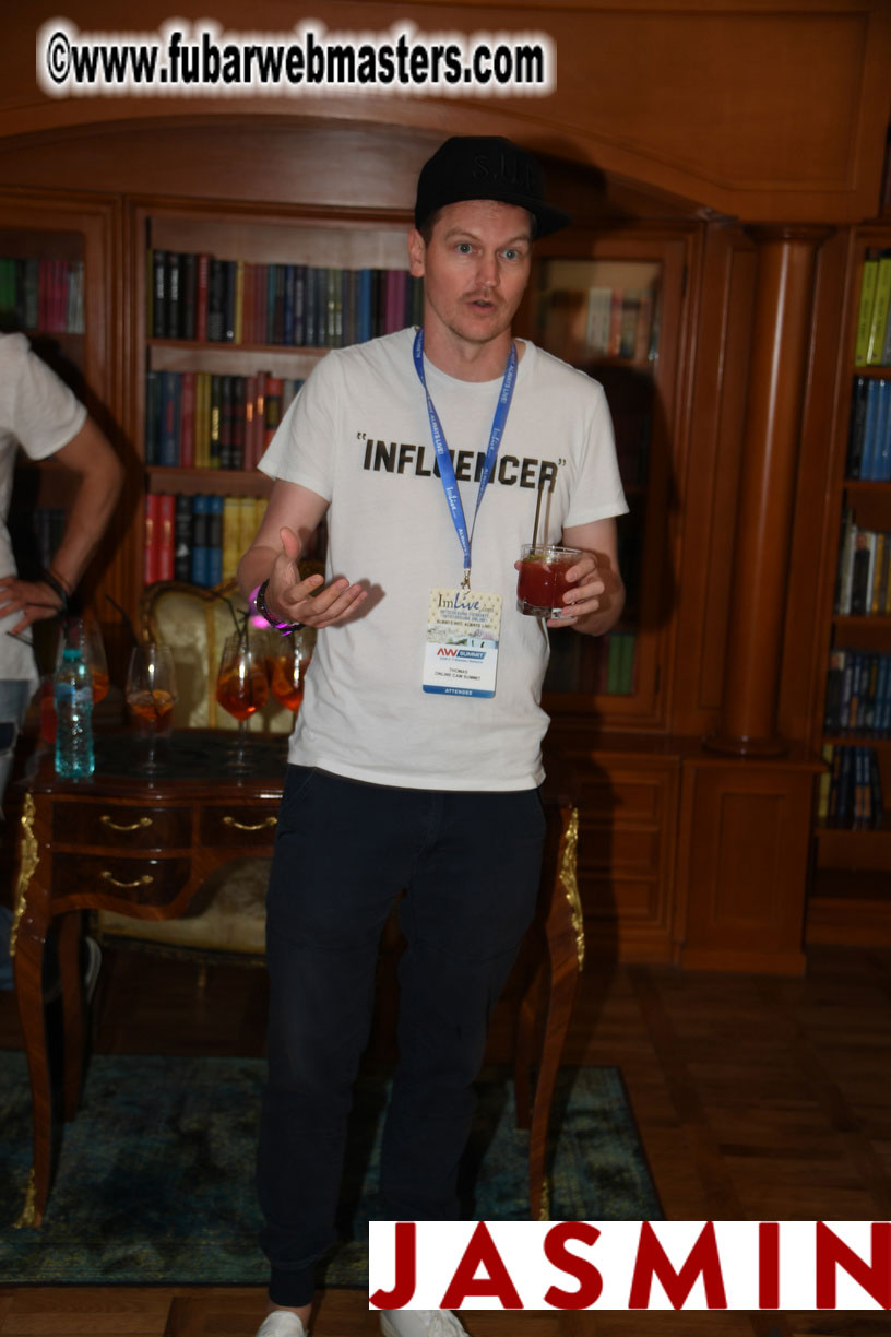 LittleRedBunny Cocktail Hours