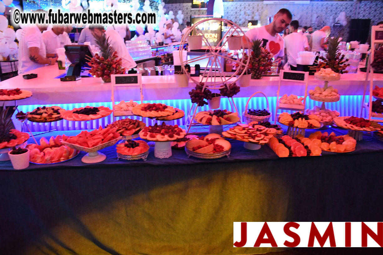 BongaCams SENSATION Party (White Party)