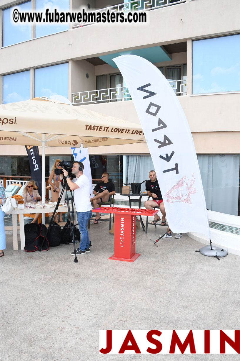 Poolside presentations