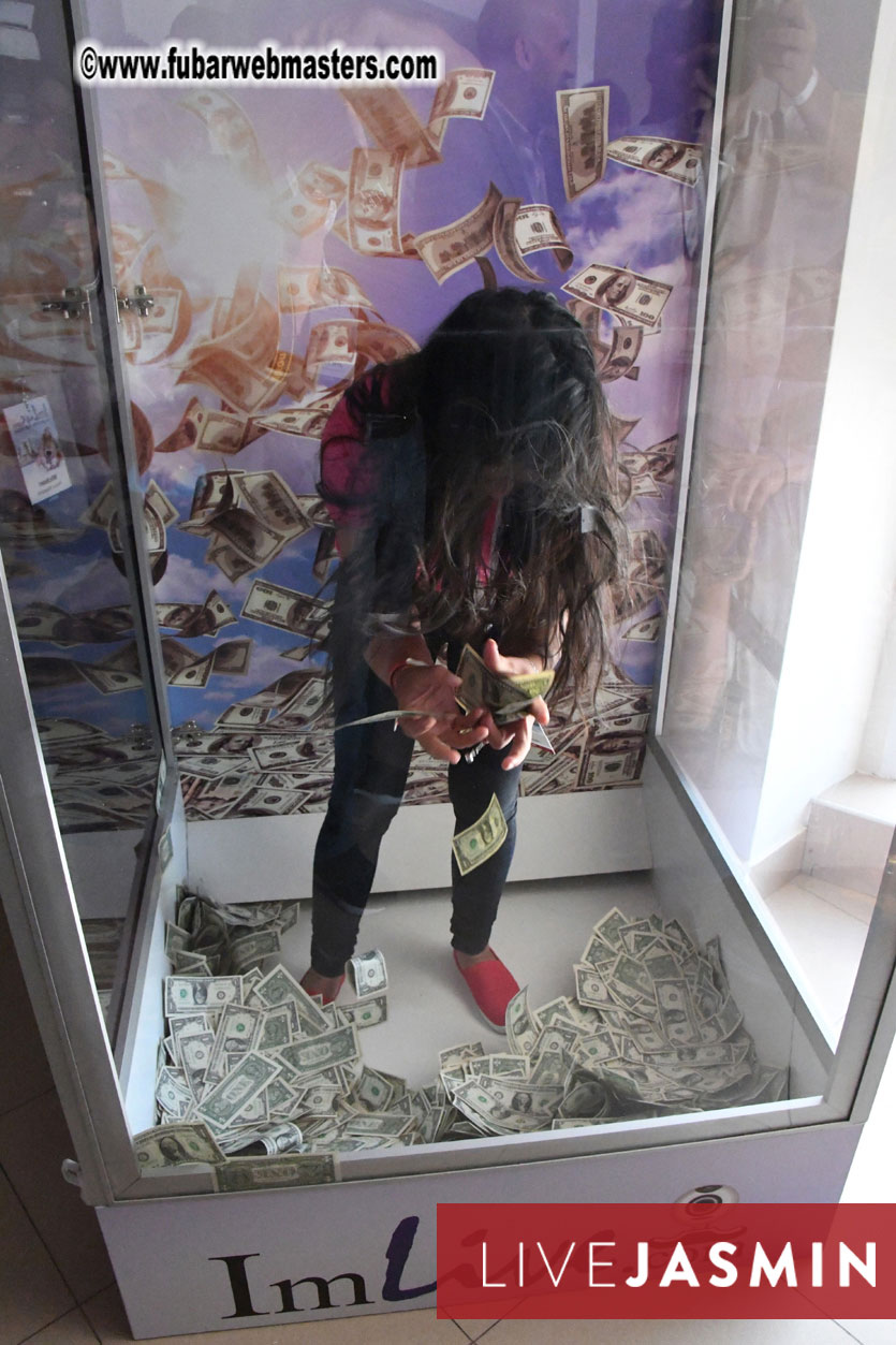 ImLive Cash Cube Machine