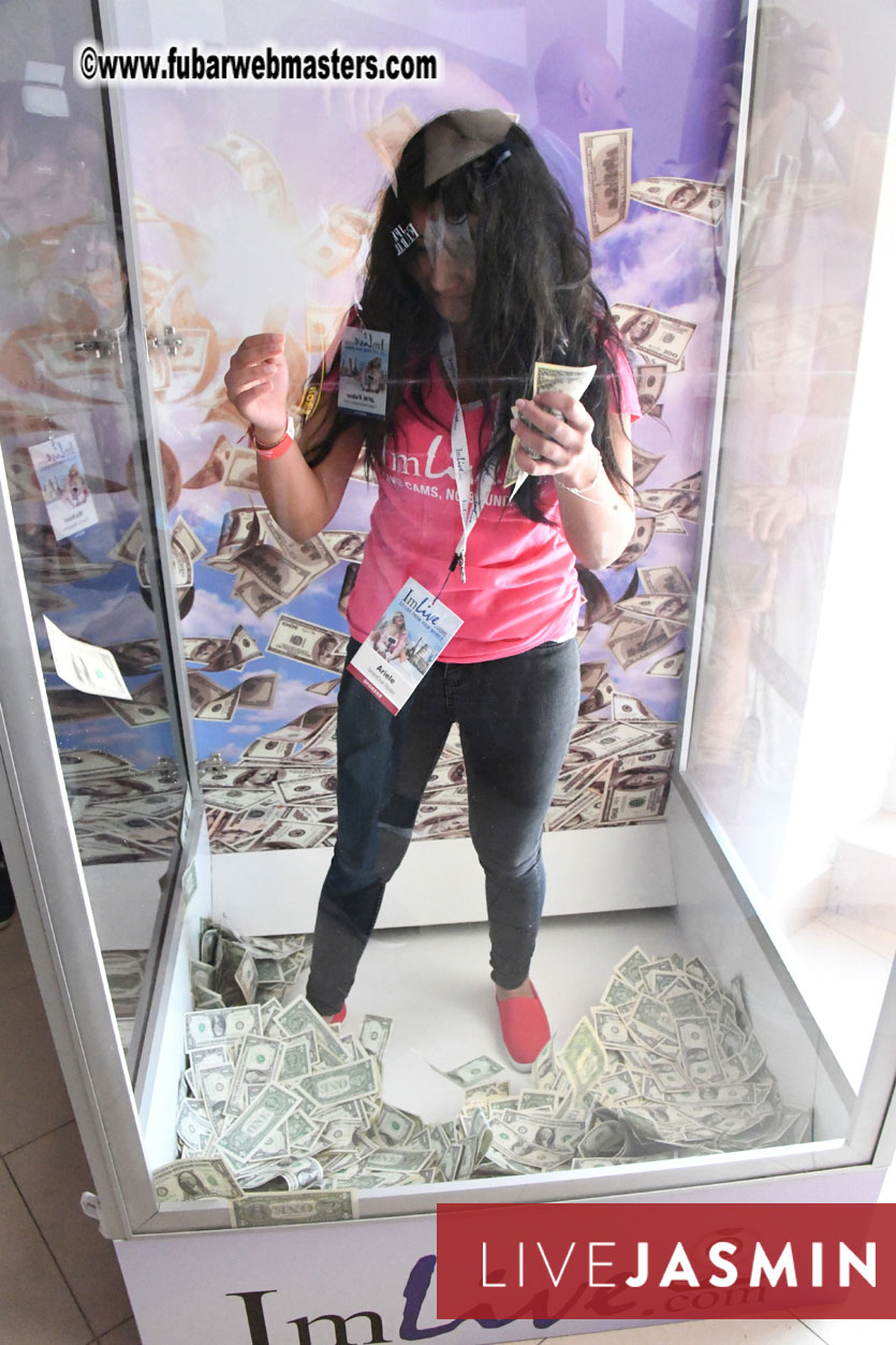 ImLive Cash Cube Machine