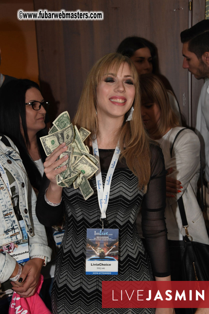 ImLive Cash Cube Machine