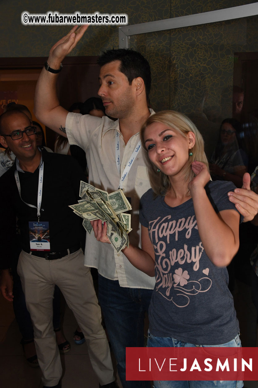 ImLive Cash Cube Machine