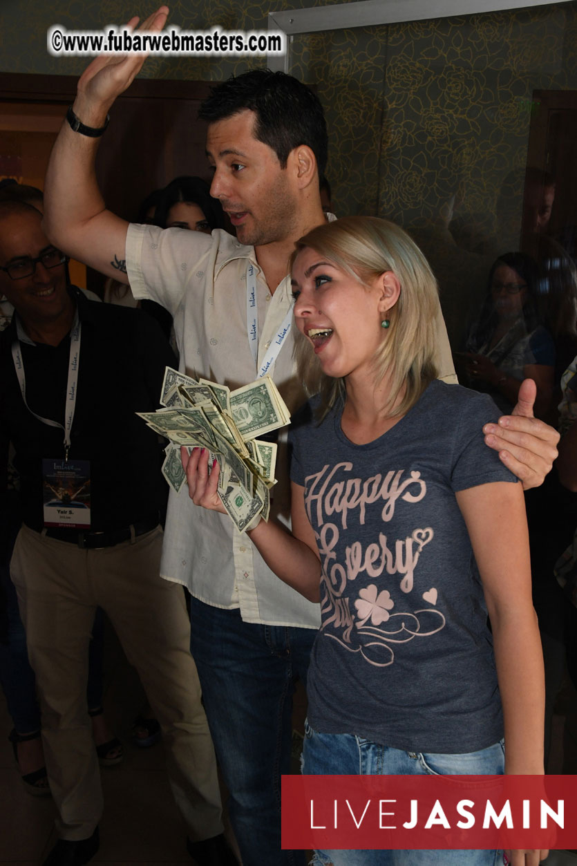 ImLive Cash Cube Machine