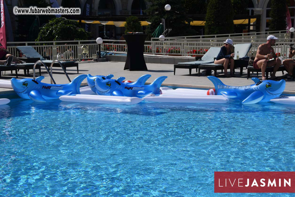 BongaCams & StripChat Pool Party