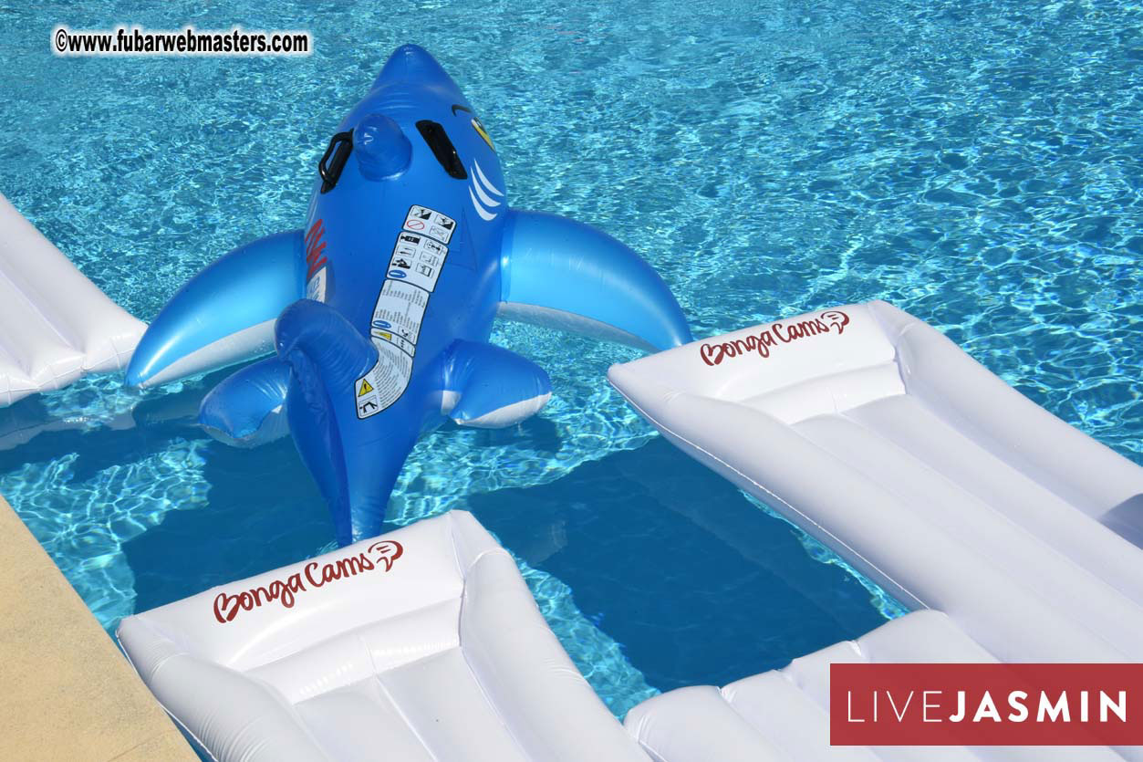 BongaCams & StripChat Pool Party