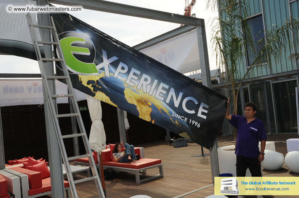 ME Hotel, registration and the show