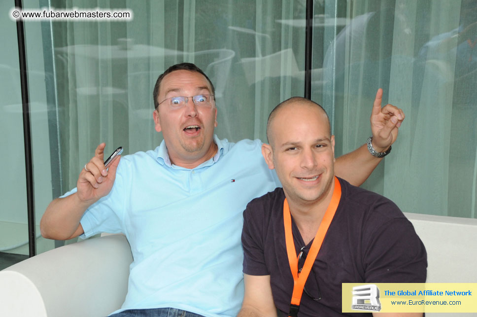 ME Hotel, registration and the show