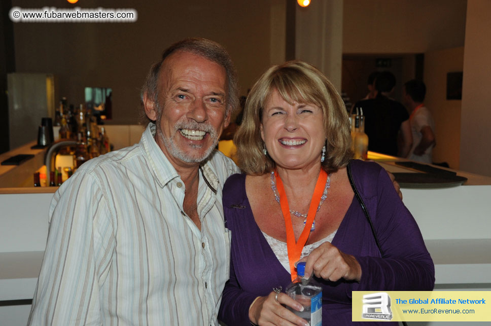 ME Hotel, registration and the show