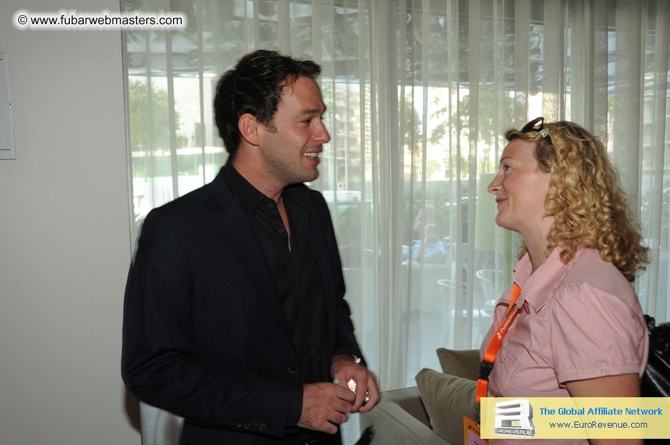 ME Hotel, registration and the show