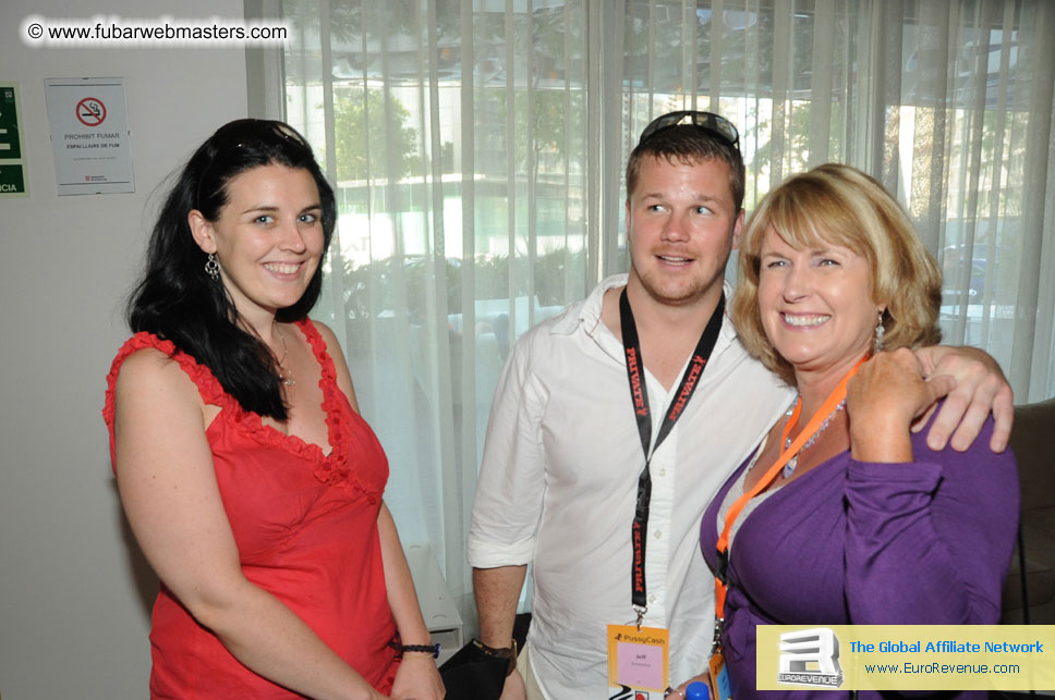 ME Hotel, registration and the show