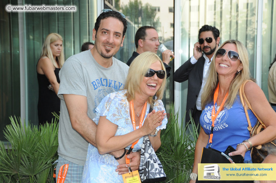 ME Hotel, registration and the show