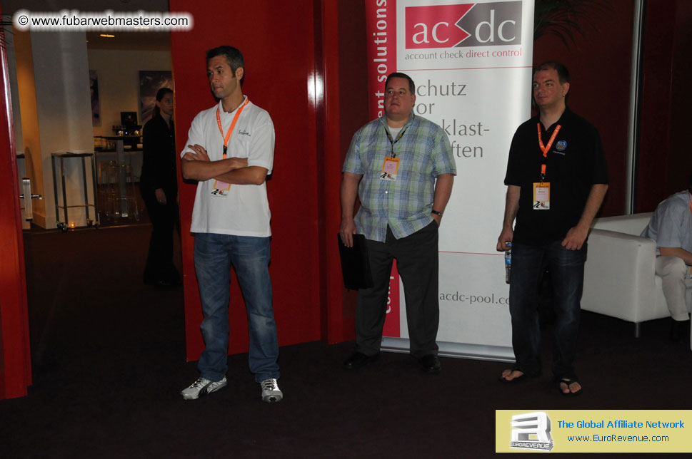 ME Hotel, registration and the show