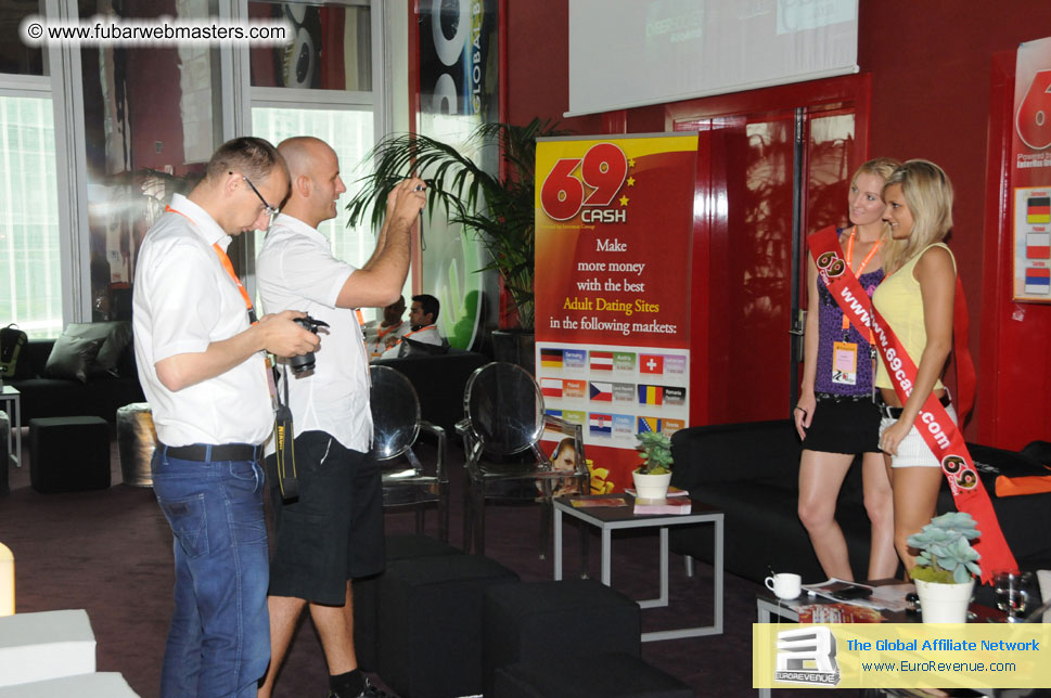 ME Hotel, registration and the show