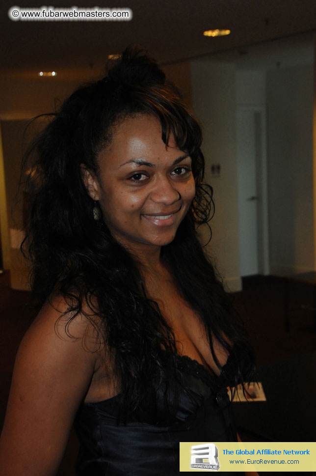 ME Hotel, registration and the show