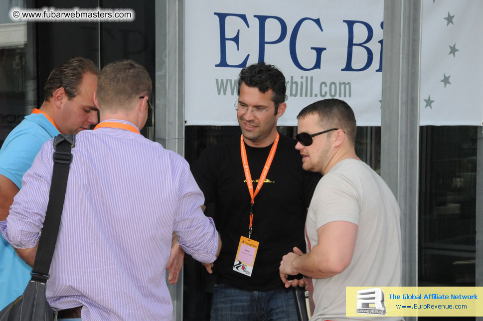 ME Hotel, registration and the show