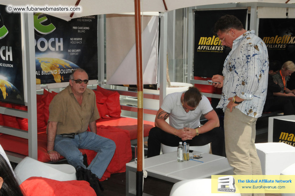 ME Hotel, registration and the show