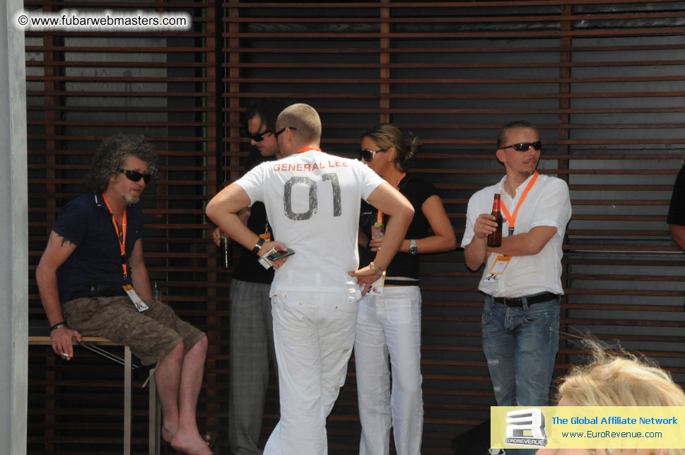 ME Hotel, registration and the show