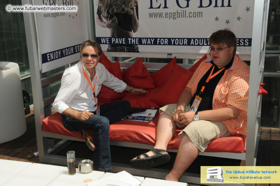 ME Hotel, registration and the show