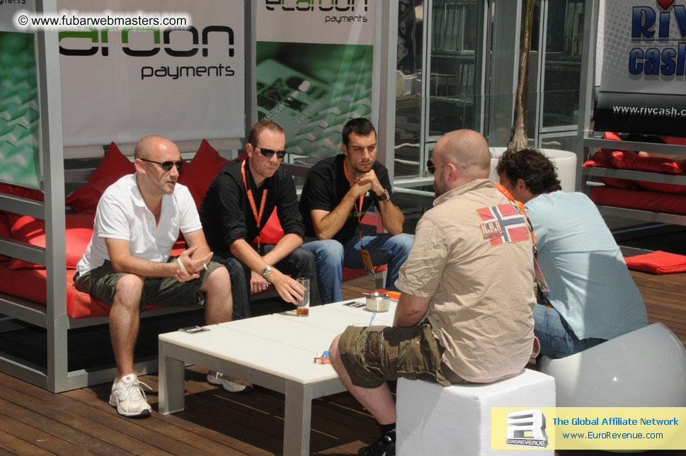 ME Hotel, registration and the show