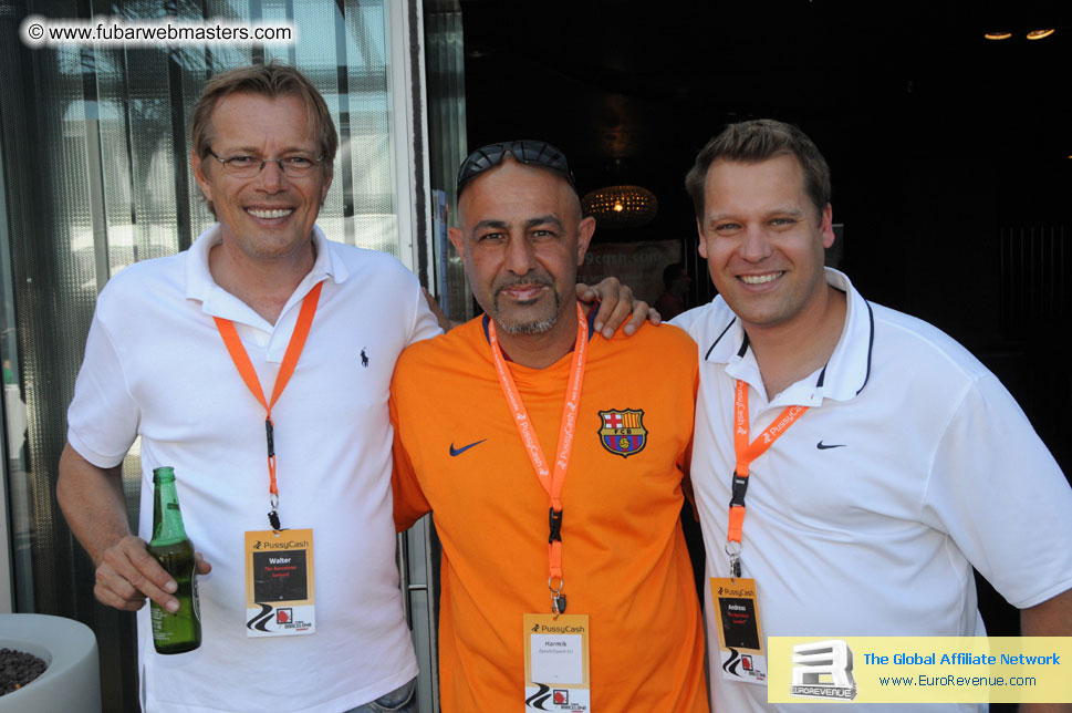 ME Hotel, registration and the show