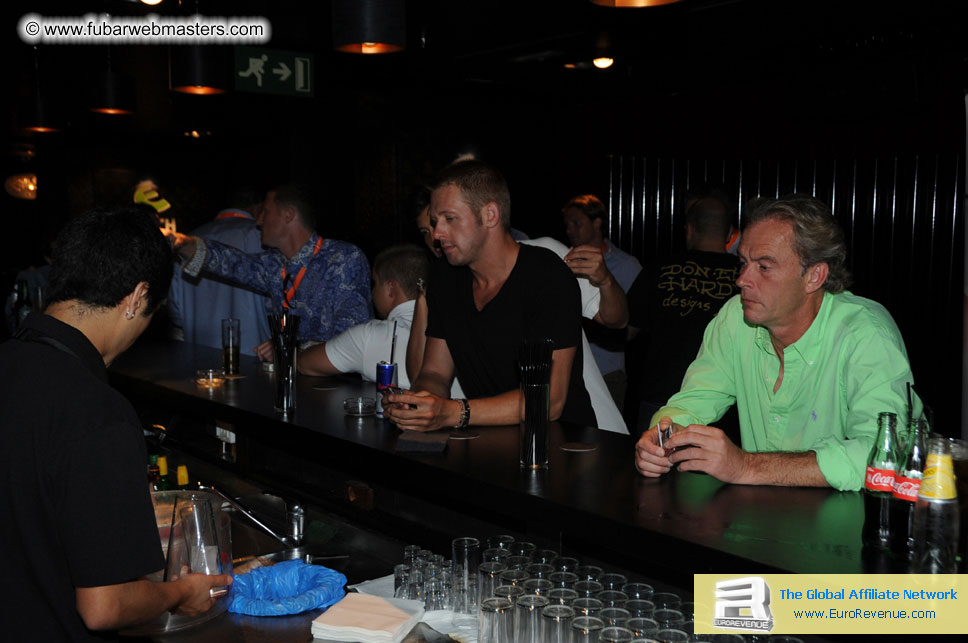 Welcome cocktails Poolside