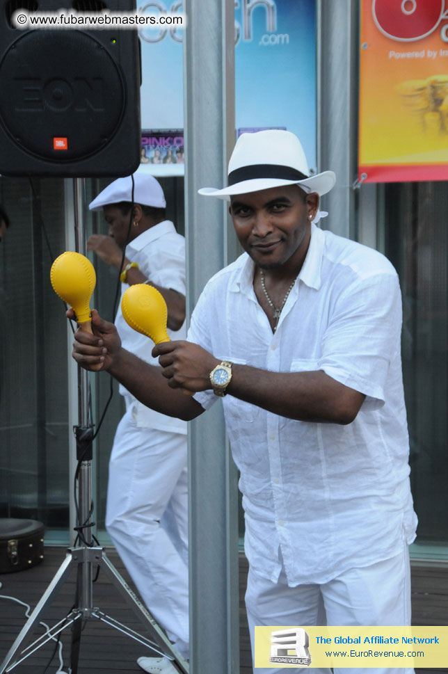 ¿Undress for Success¿Party