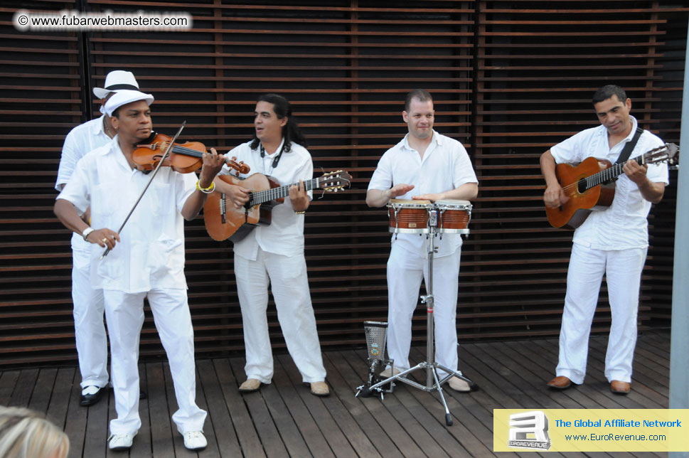 ¿Undress for Success¿Party