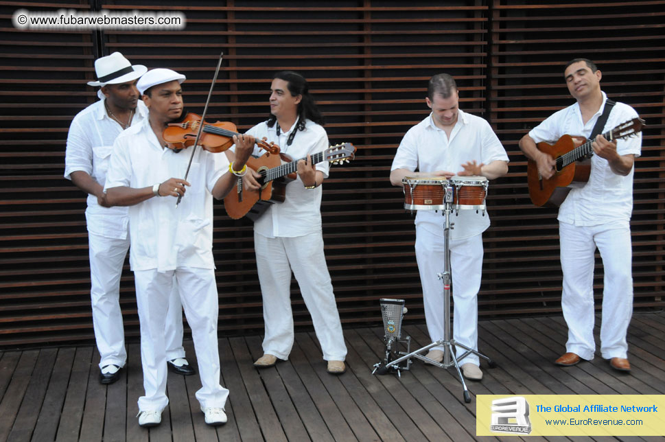 ¿Undress for Success¿Party