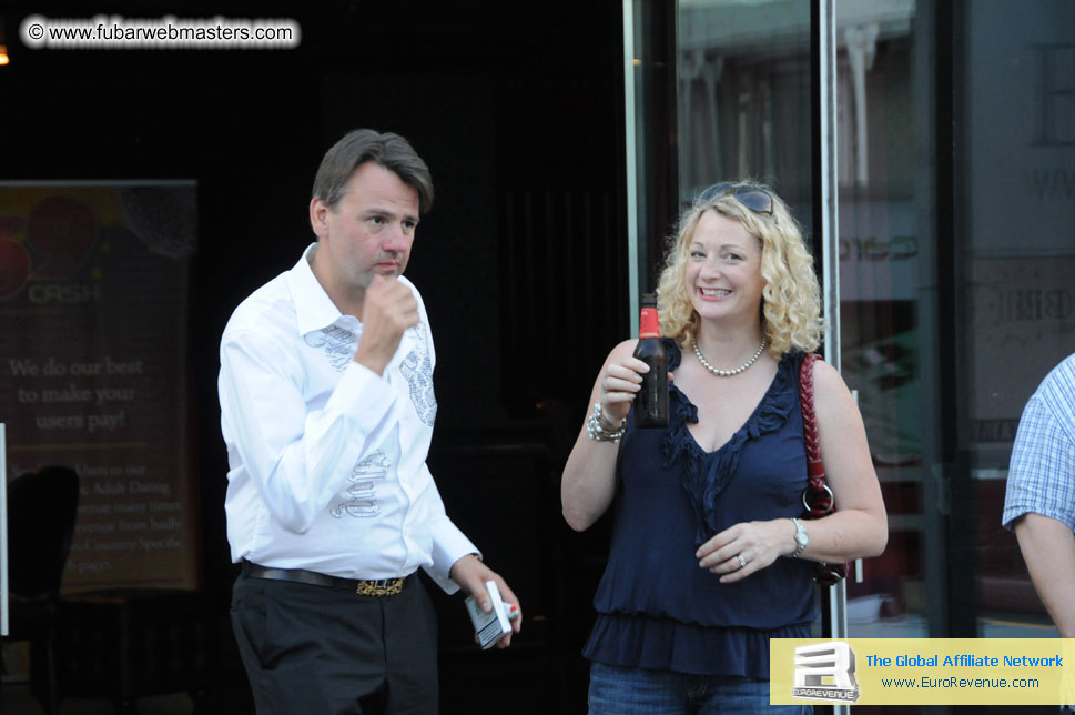 ¿Undress for Success¿Party